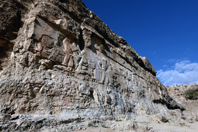 سنگ‌نگاره پیروزی اردشیر یکم بر اردوان پنجم