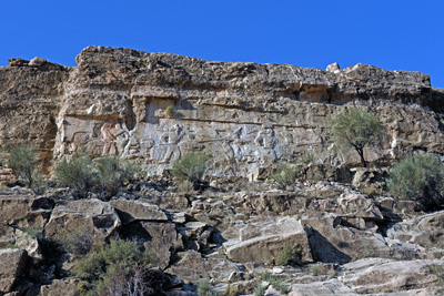 سنگ‌نگاره پیروزی اردشیر یکم بر اردوان پنجم